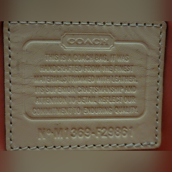 Coach straw floral shoulder bag. Excellent condition Flower applique tote. - Picture 9 of 11